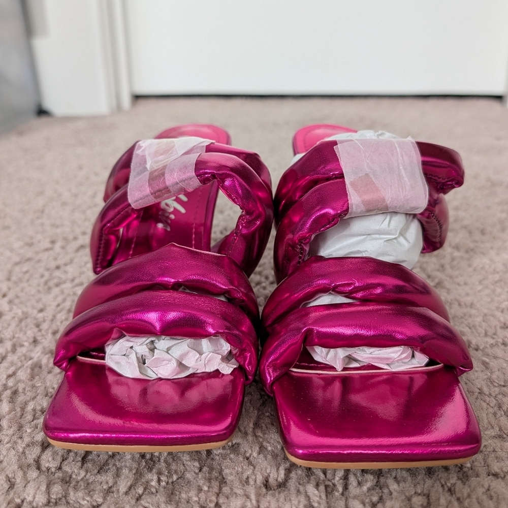Cape Robbin Fuchsia Pink Carlene Metallic Faux Leather Slip-on Heel Sandals Sz 7 - Picture 7 of 16